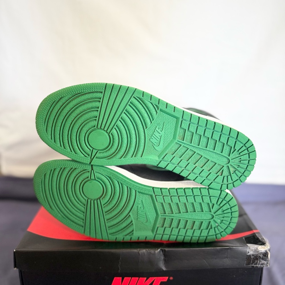 AUTHENTIC Jordan 1 Retro OG High Pine Green 2.0 size 8 555088-030 2020 PRE-OWNED - Picture 6 of 9